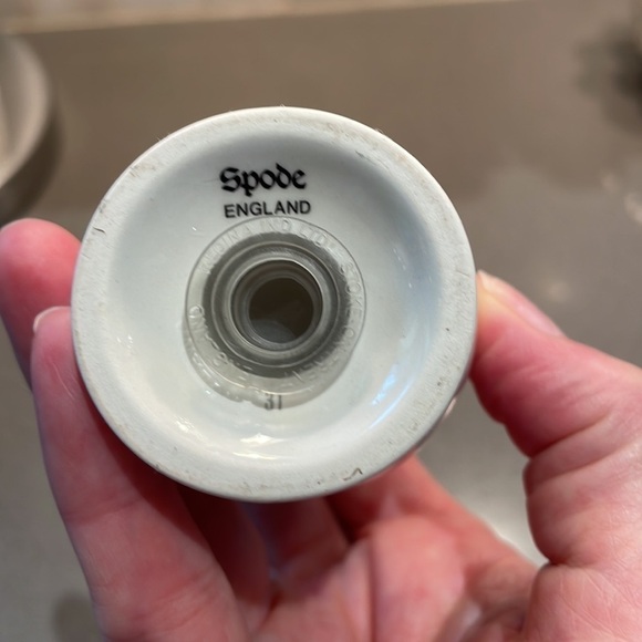 Spode Made in England Salt Shaker - Picture 4 of 4